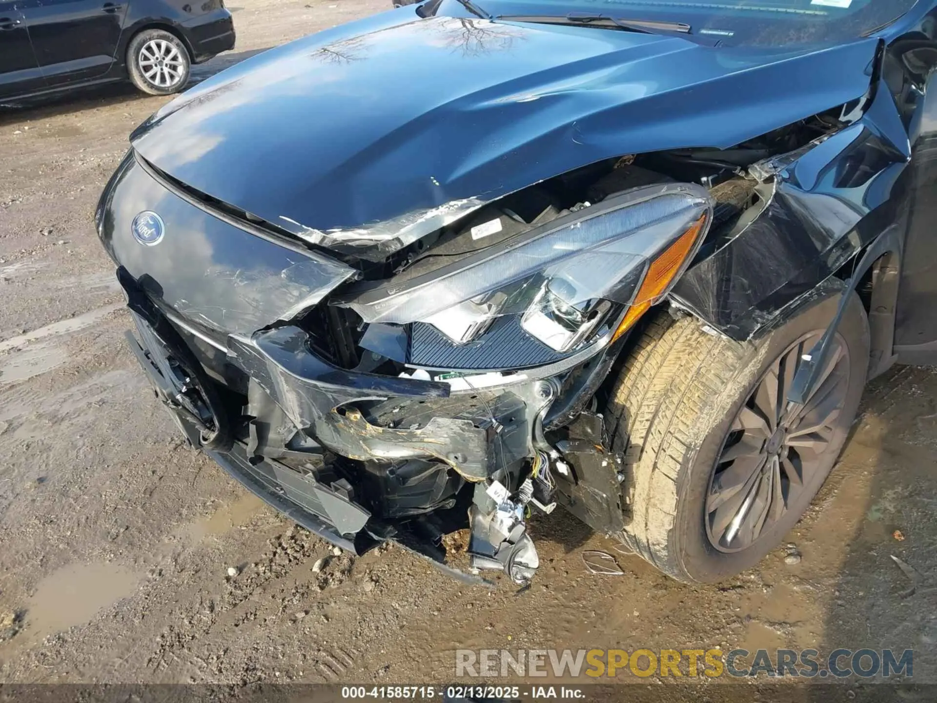6 Photograph of a damaged car 1FMCU0G60NUC00349 FORD ESCAPE 2022