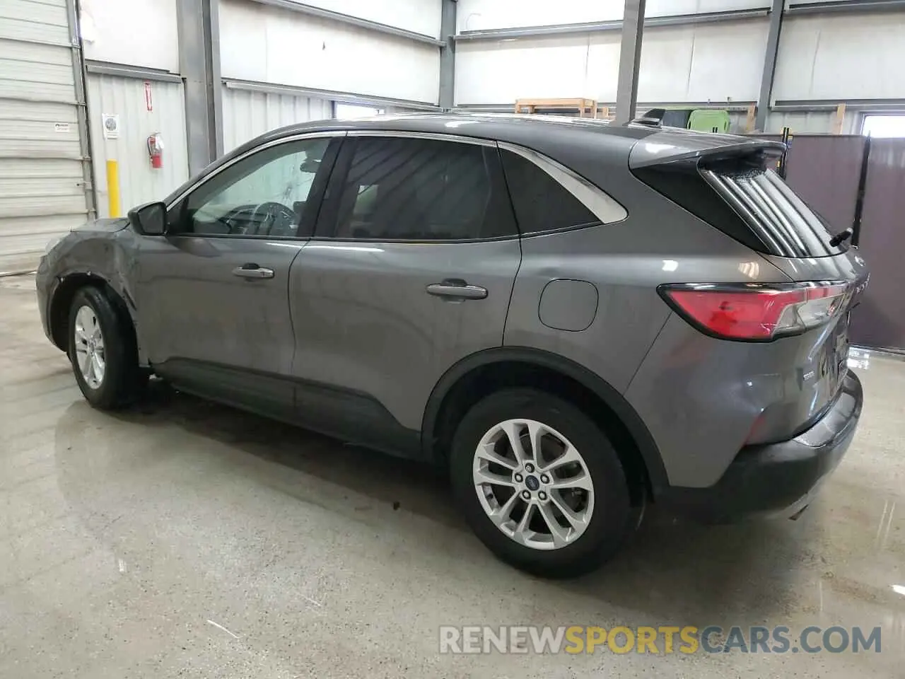 2 Photograph of a damaged car 1FMCU0G60NUC01825 FORD ESCAPE 2022