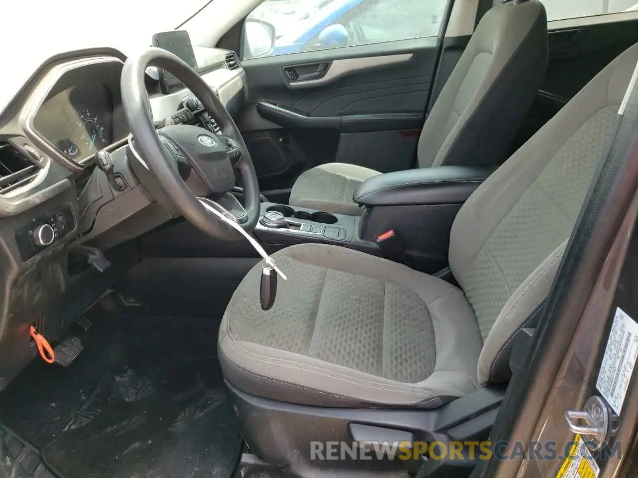 7 Photograph of a damaged car 1FMCU0G60NUC01825 FORD ESCAPE 2022
