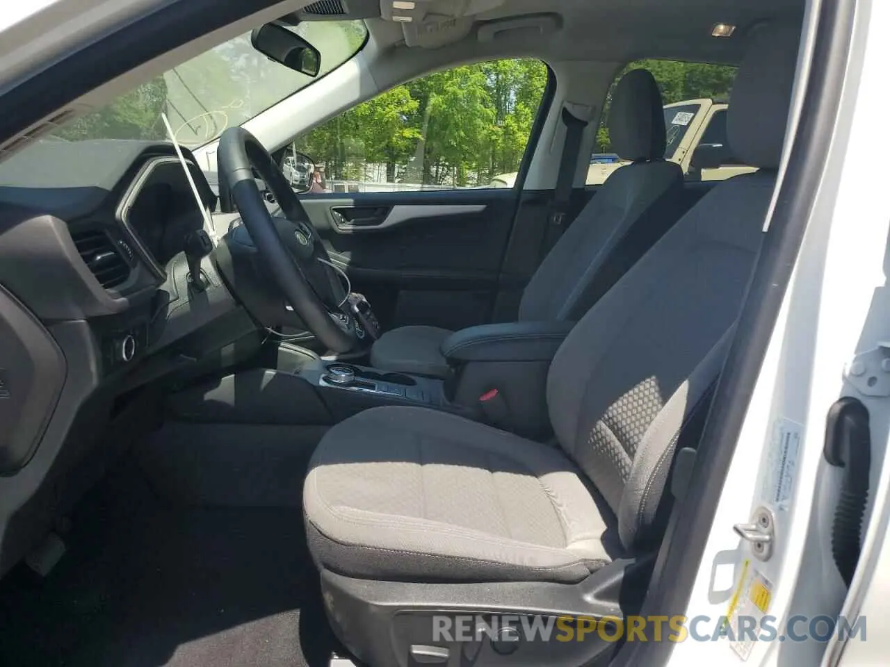 7 Photograph of a damaged car 1FMCU0G60NUC04269 FORD ESCAPE 2022