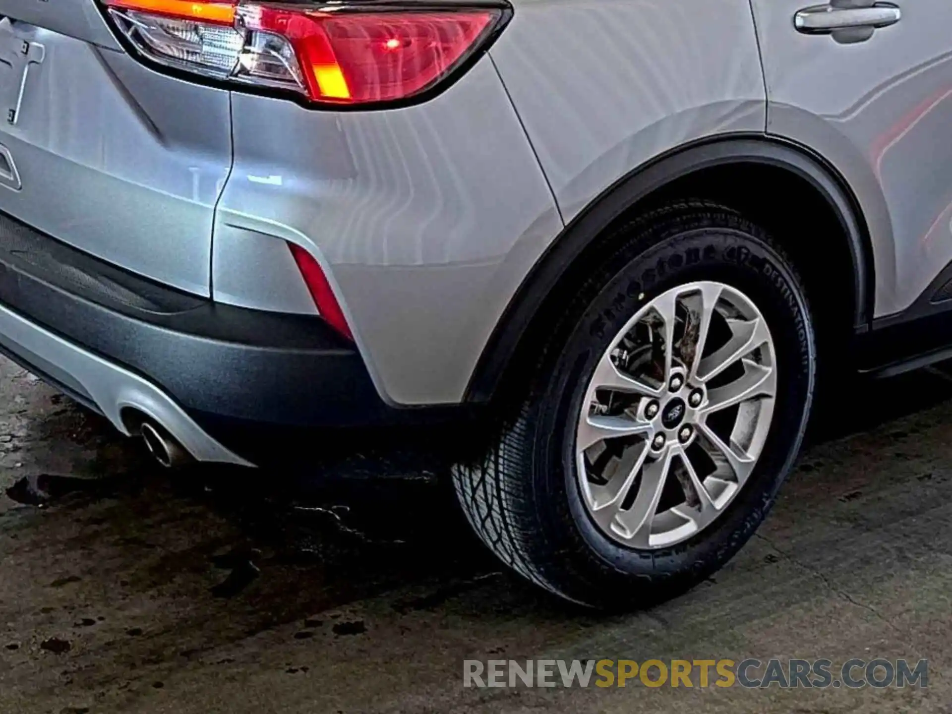 25 Photograph of a damaged car 1FMCU0G61NUA05683 FORD ESCAPE 2022