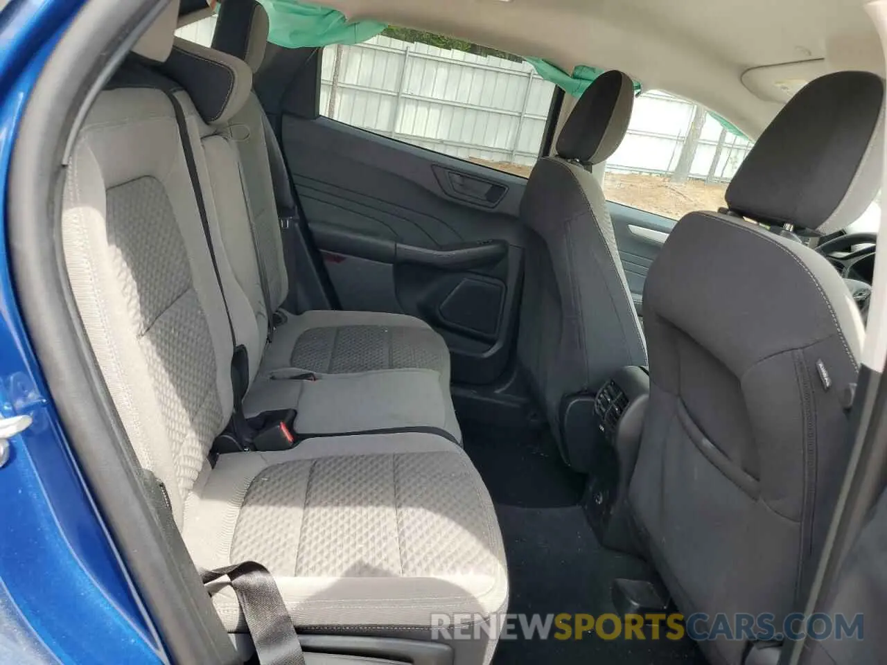 10 Photograph of a damaged car 1FMCU0G61NUA53992 FORD ESCAPE 2022