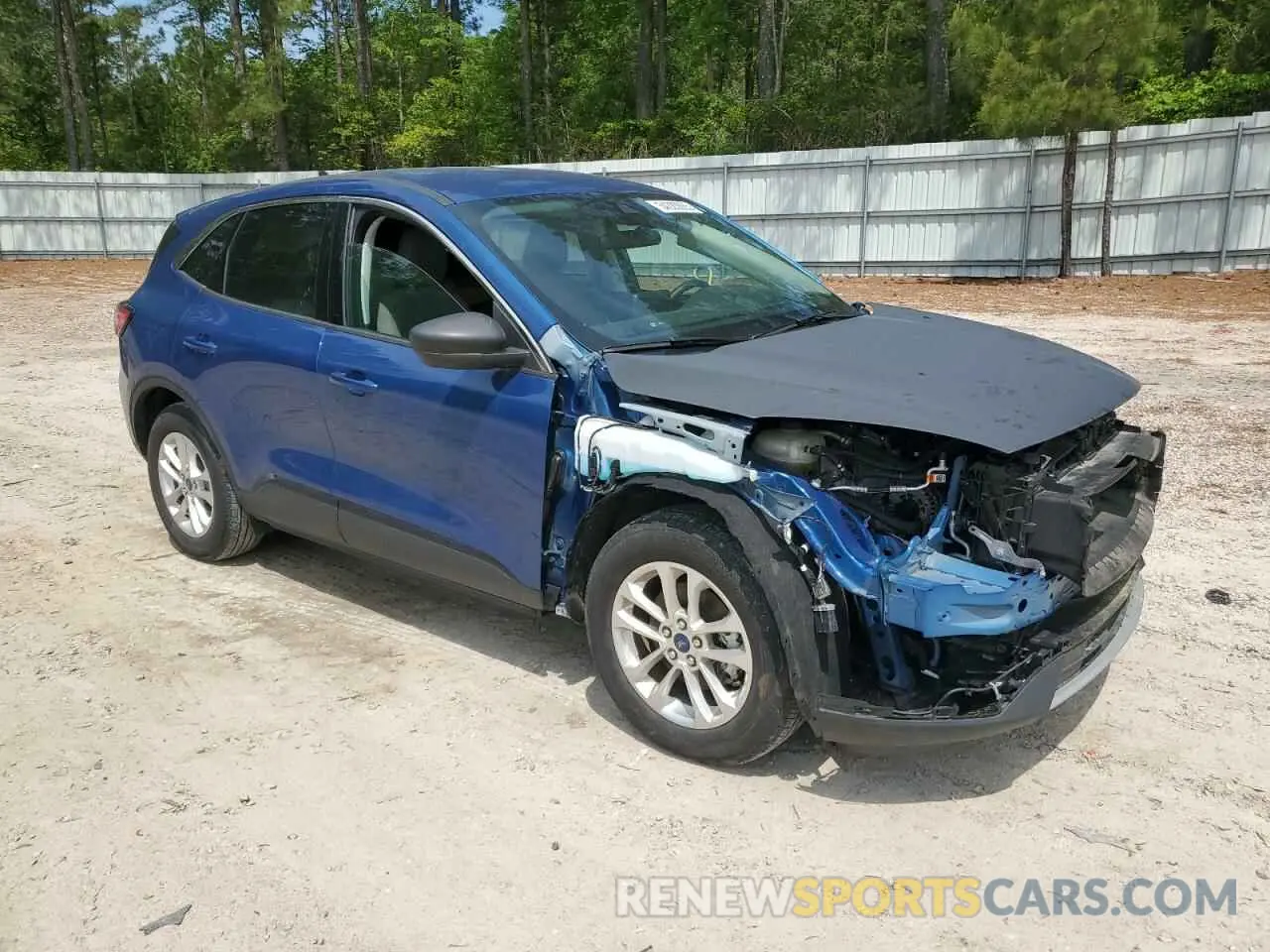 4 Photograph of a damaged car 1FMCU0G61NUA53992 FORD ESCAPE 2022