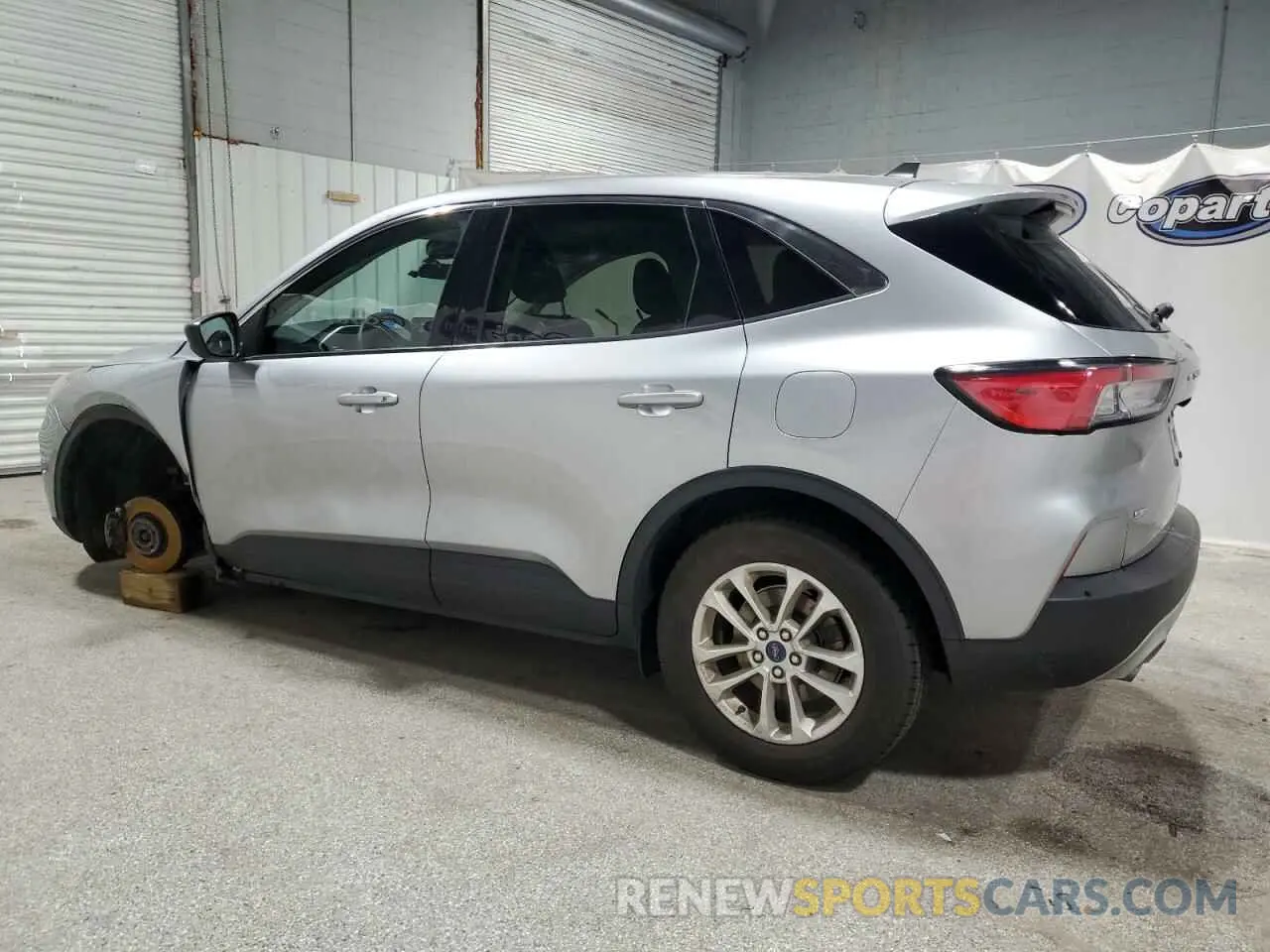 2 Photograph of a damaged car 1FMCU0G61NUA55192 FORD ESCAPE 2022