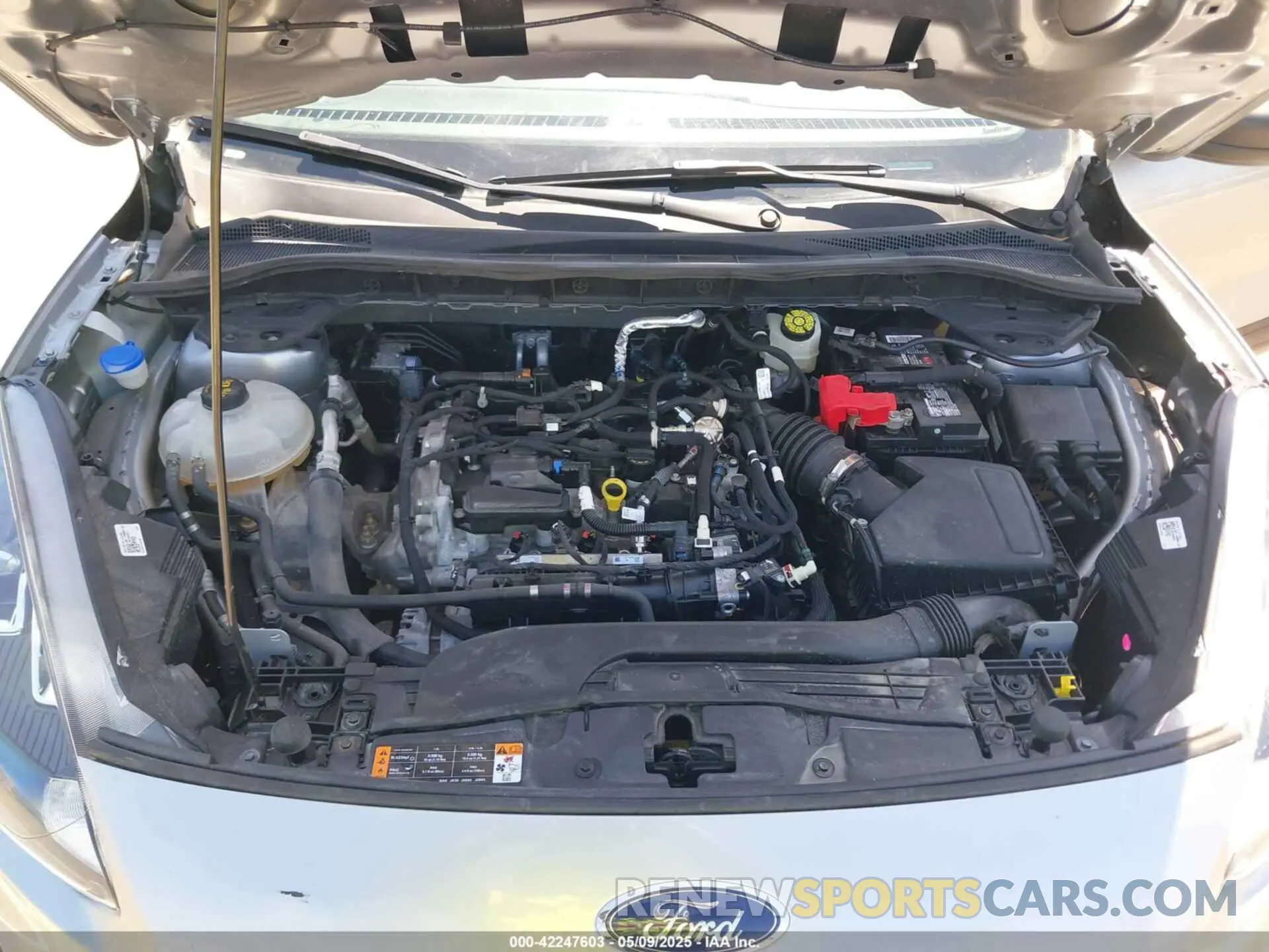 10 Photograph of a damaged car 1FMCU0G61NUA56391 FORD ESCAPE 2022