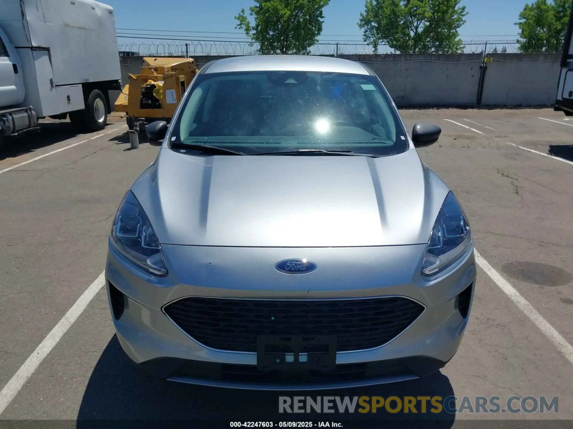 12 Photograph of a damaged car 1FMCU0G61NUA56391 FORD ESCAPE 2022