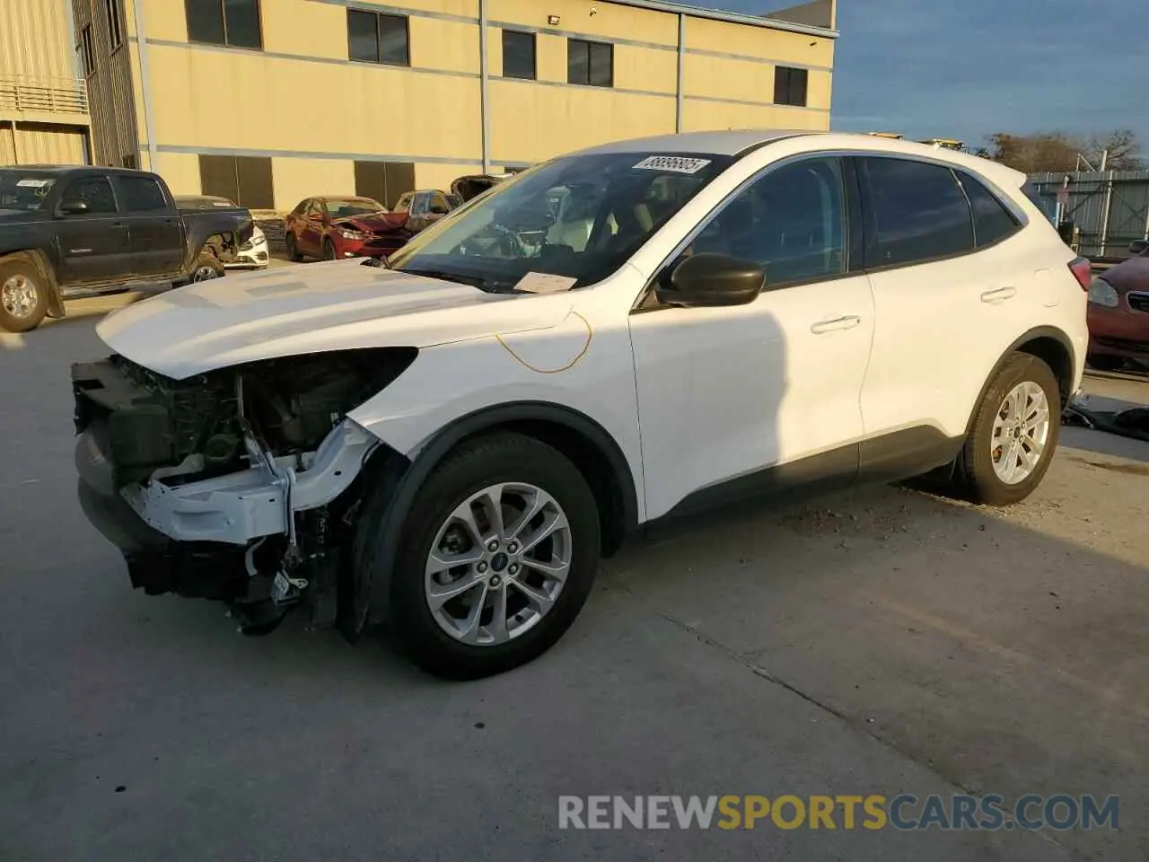 1 Photograph of a damaged car 1FMCU0G61NUA70176 FORD ESCAPE 2022