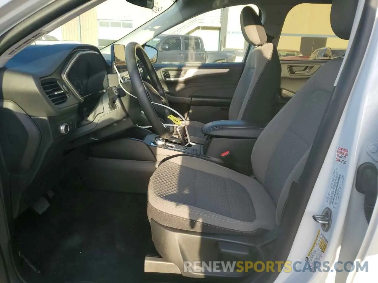 7 Photograph of a damaged car 1FMCU0G61NUA70176 FORD ESCAPE 2022