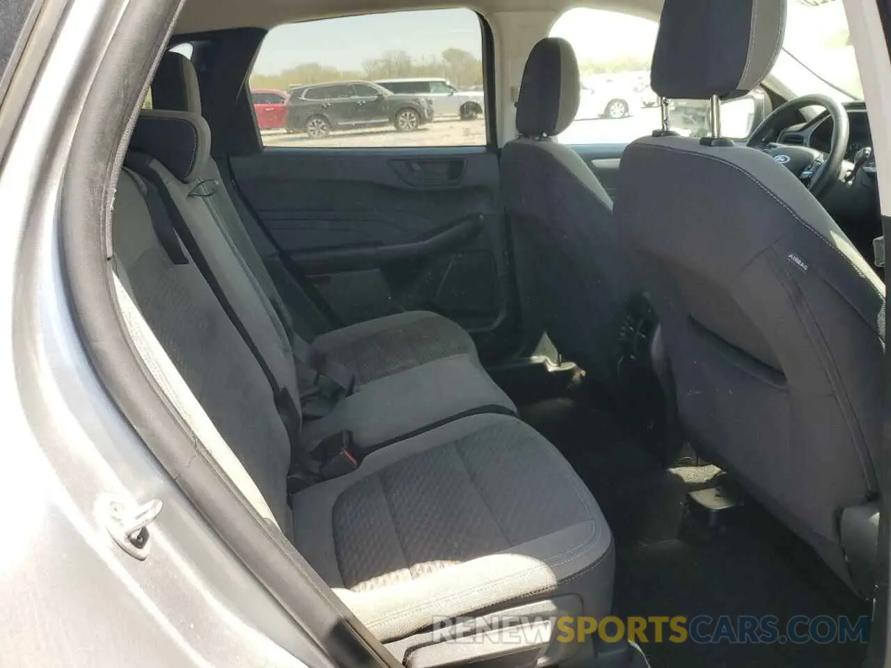 11 Photograph of a damaged car 1FMCU0G61NUA89746 FORD ESCAPE 2022