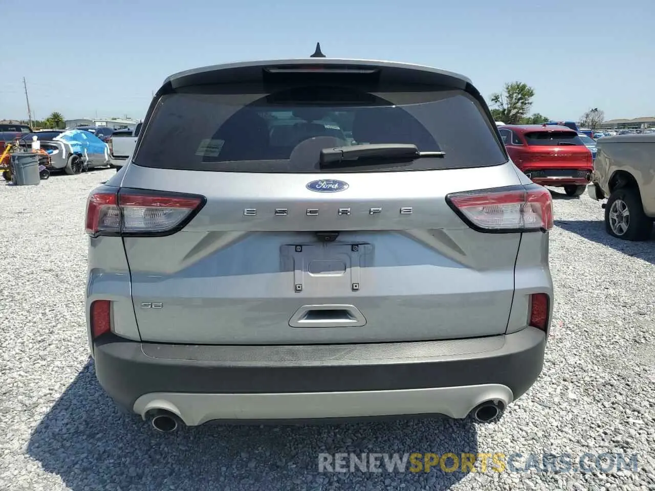 6 Photograph of a damaged car 1FMCU0G61NUB43904 FORD ESCAPE 2022