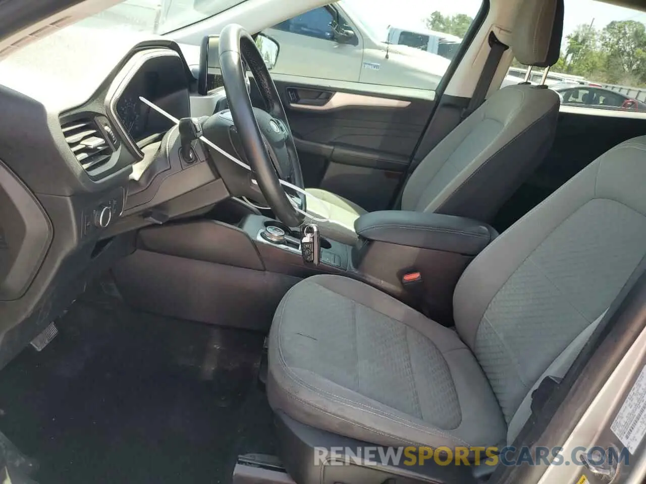 7 Photograph of a damaged car 1FMCU0G61NUB43904 FORD ESCAPE 2022