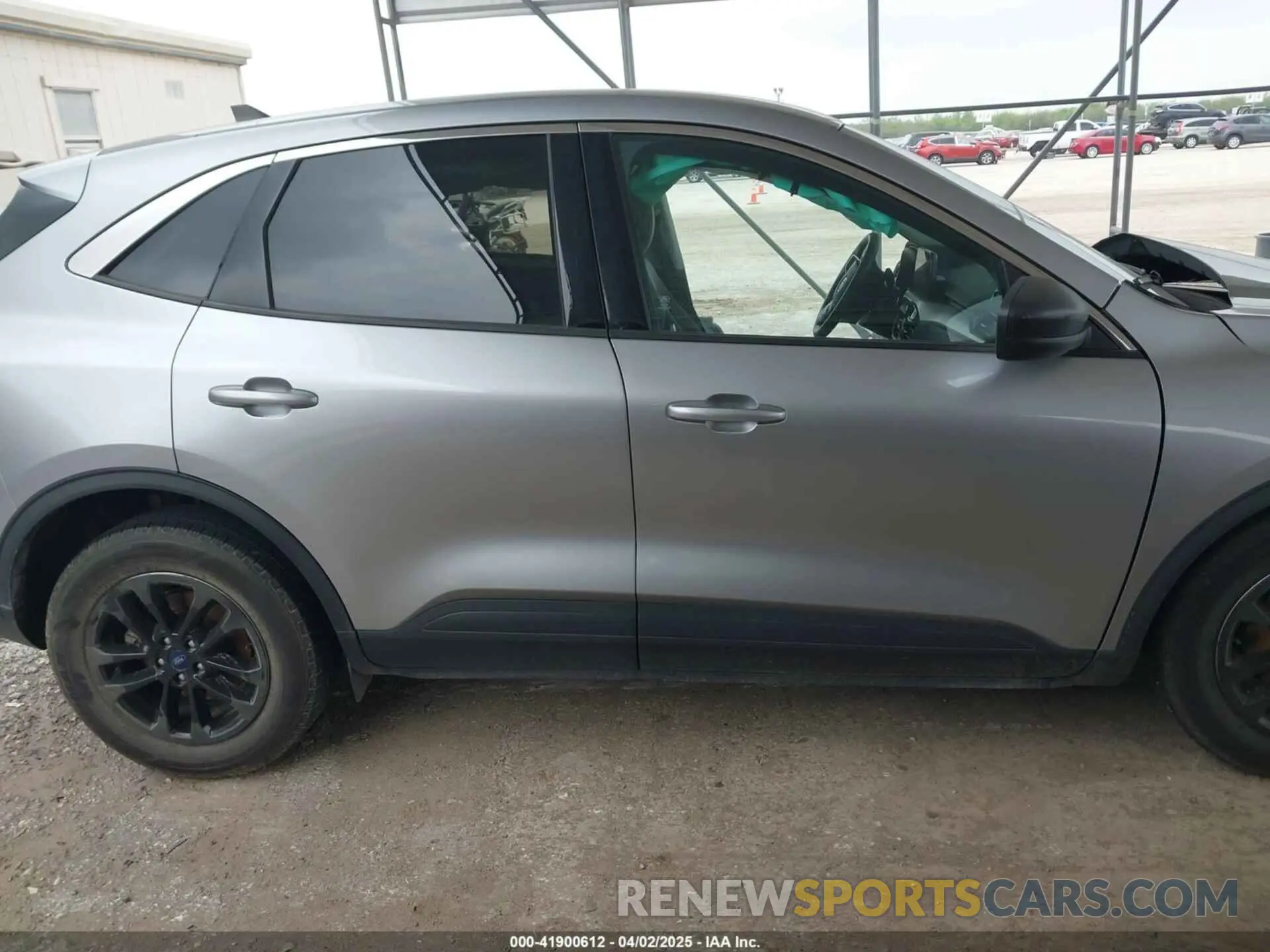 13 Photograph of a damaged car 1FMCU0G62NUA25554 FORD ESCAPE 2022