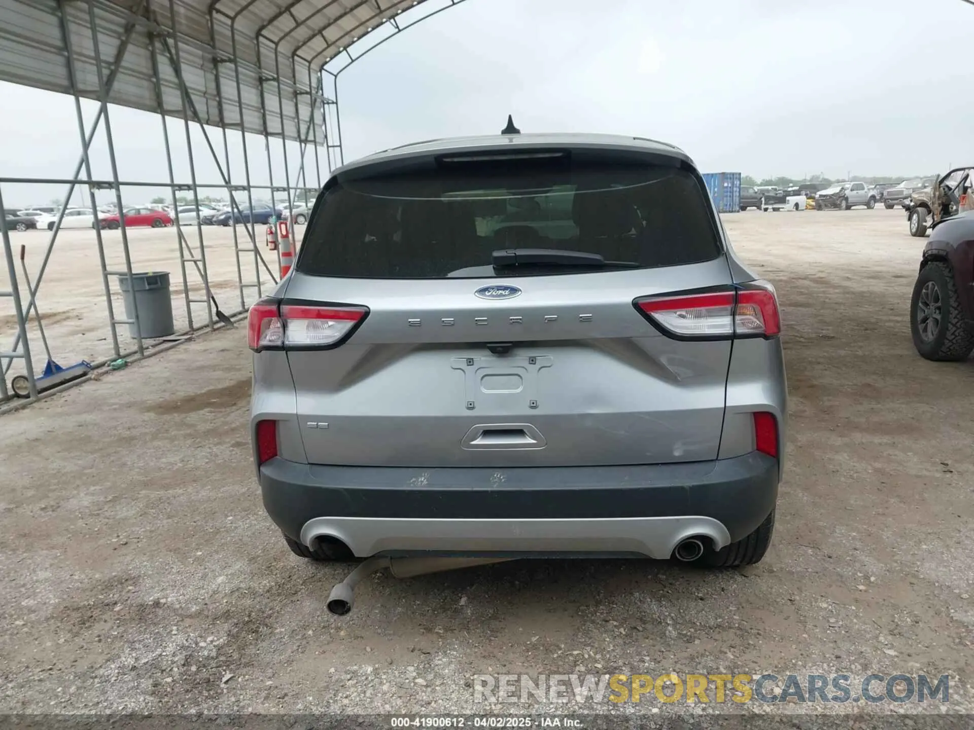 16 Photograph of a damaged car 1FMCU0G62NUA25554 FORD ESCAPE 2022