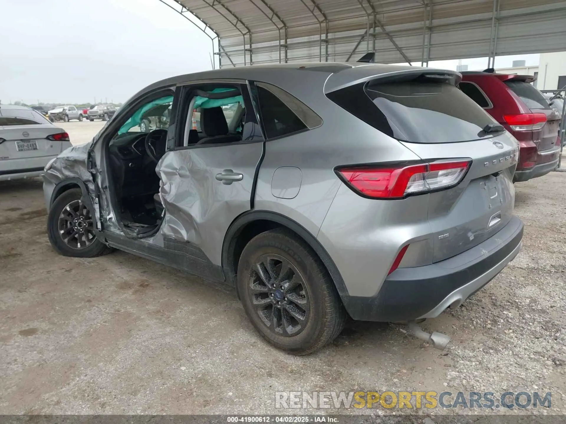 3 Photograph of a damaged car 1FMCU0G62NUA25554 FORD ESCAPE 2022
