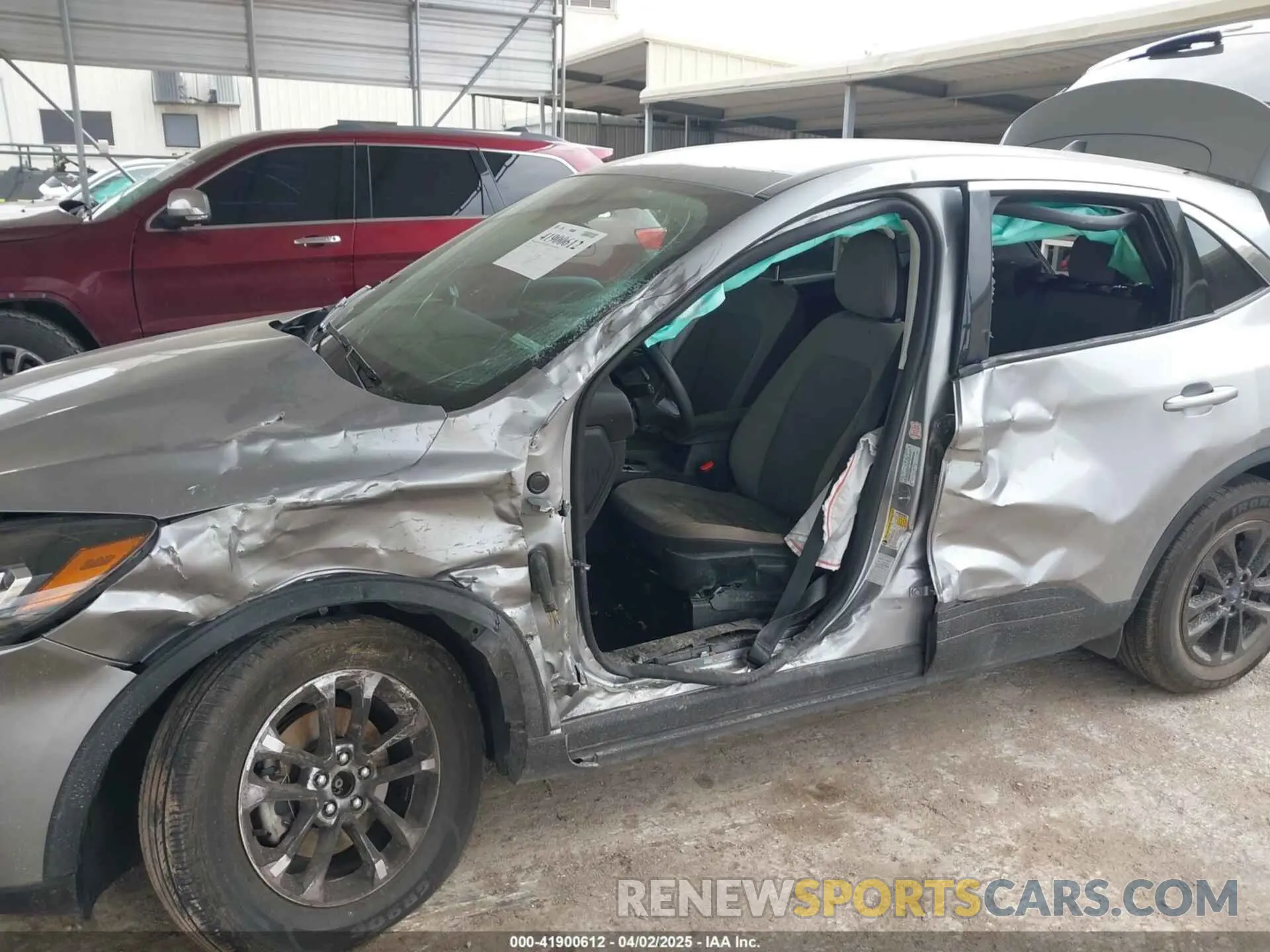 6 Photograph of a damaged car 1FMCU0G62NUA25554 FORD ESCAPE 2022