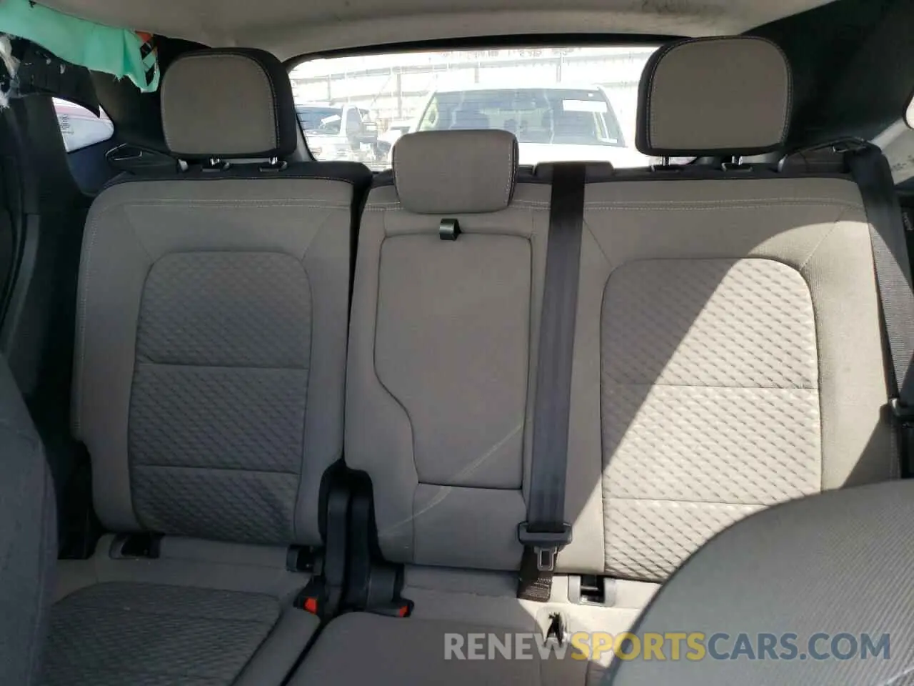 10 Photograph of a damaged car 1FMCU0G62NUA87312 FORD ESCAPE 2022