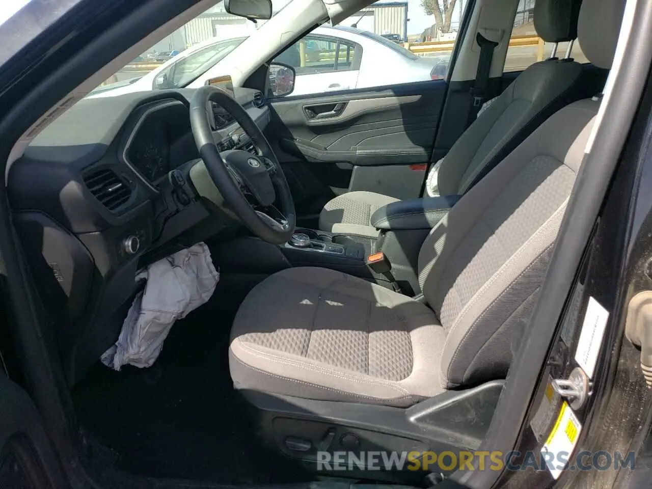 7 Photograph of a damaged car 1FMCU0G62NUA87312 FORD ESCAPE 2022