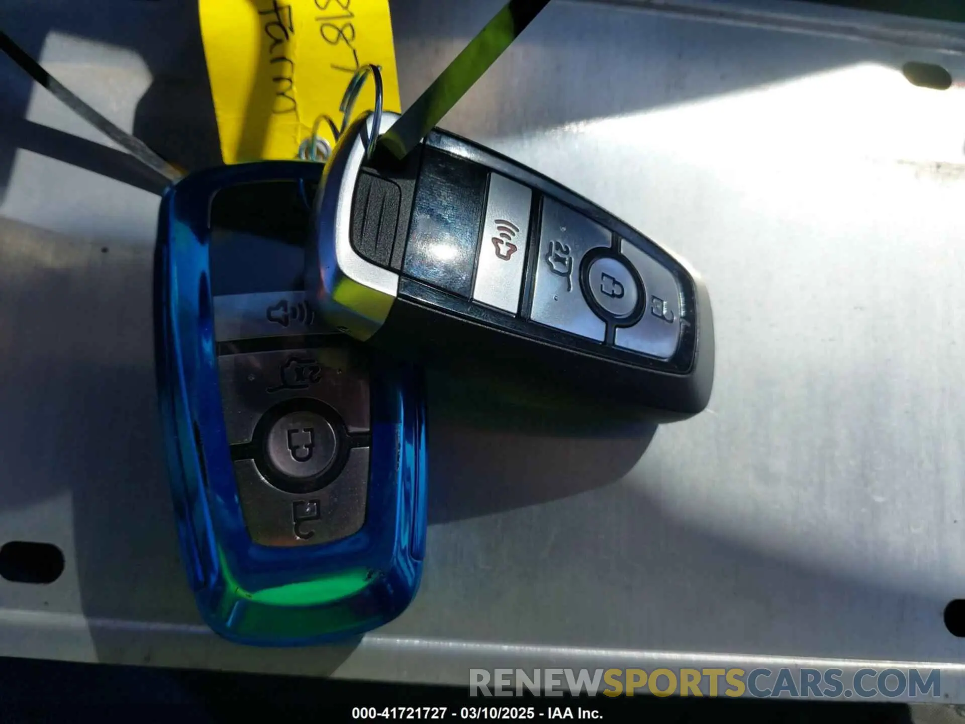 11 Photograph of a damaged car 1FMCU0G62NUA89710 FORD ESCAPE 2022