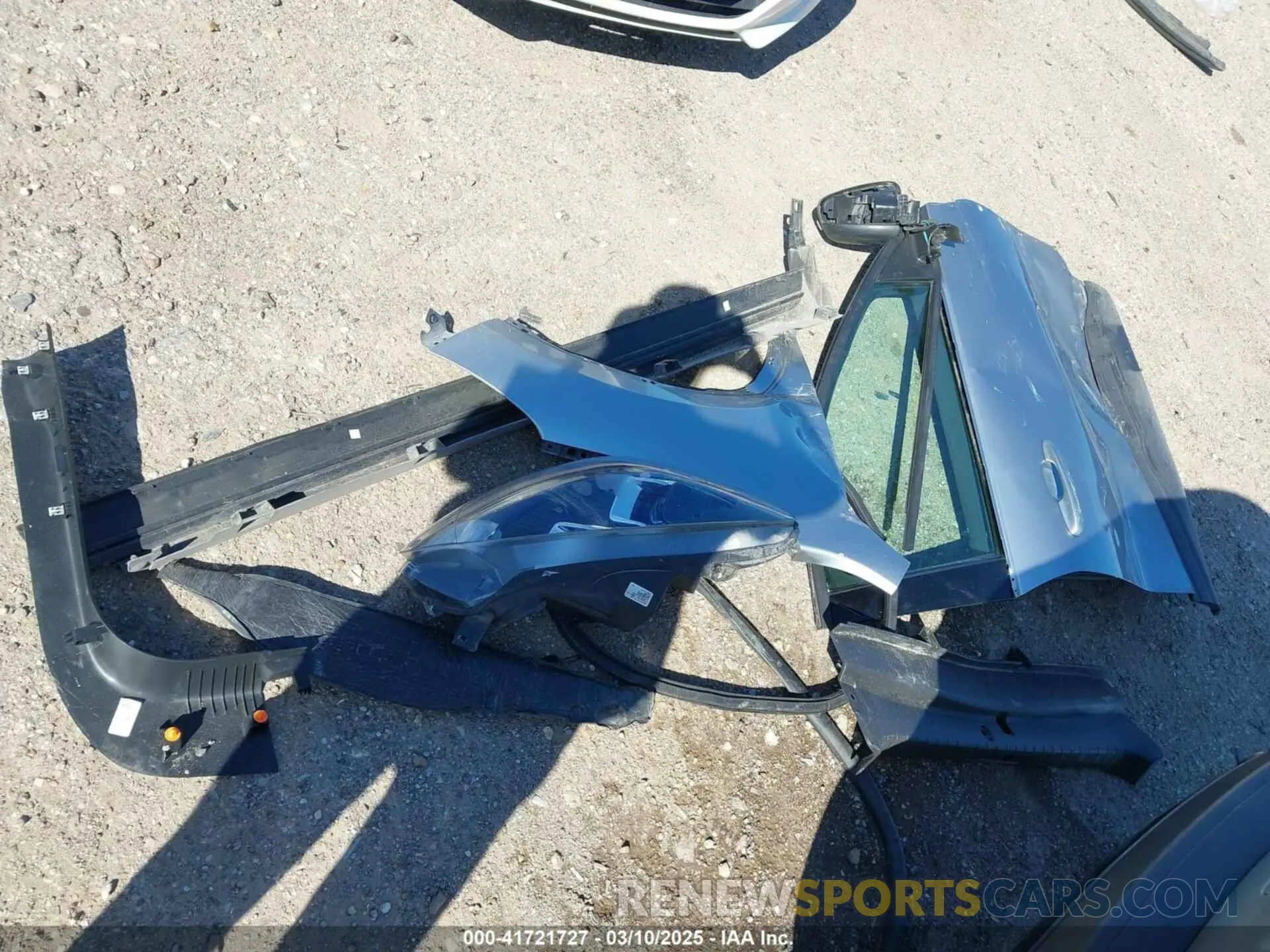 12 Photograph of a damaged car 1FMCU0G62NUA89710 FORD ESCAPE 2022