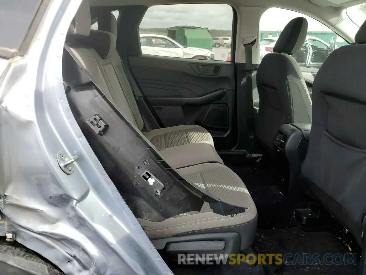 11 Photograph of a damaged car 1FMCU0G62NUB03881 FORD ESCAPE 2022