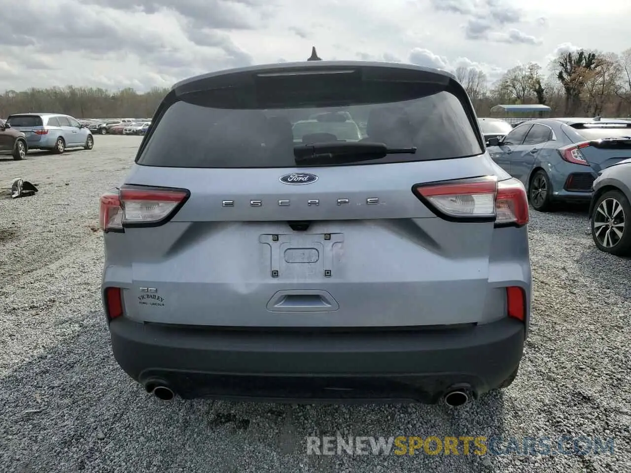 6 Photograph of a damaged car 1FMCU0G62NUB03881 FORD ESCAPE 2022