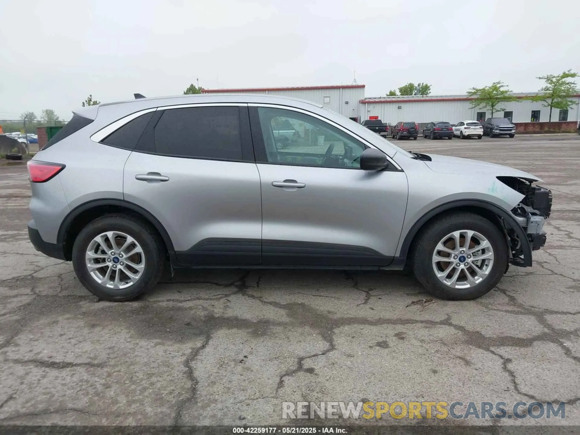 14 Photograph of a damaged car 1FMCU0G62NUB32670 FORD ESCAPE 2022