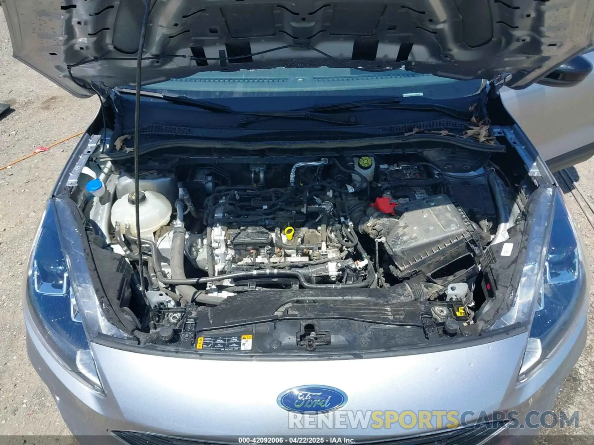 10 Photograph of a damaged car 1FMCU0G62NUB87670 FORD ESCAPE 2022