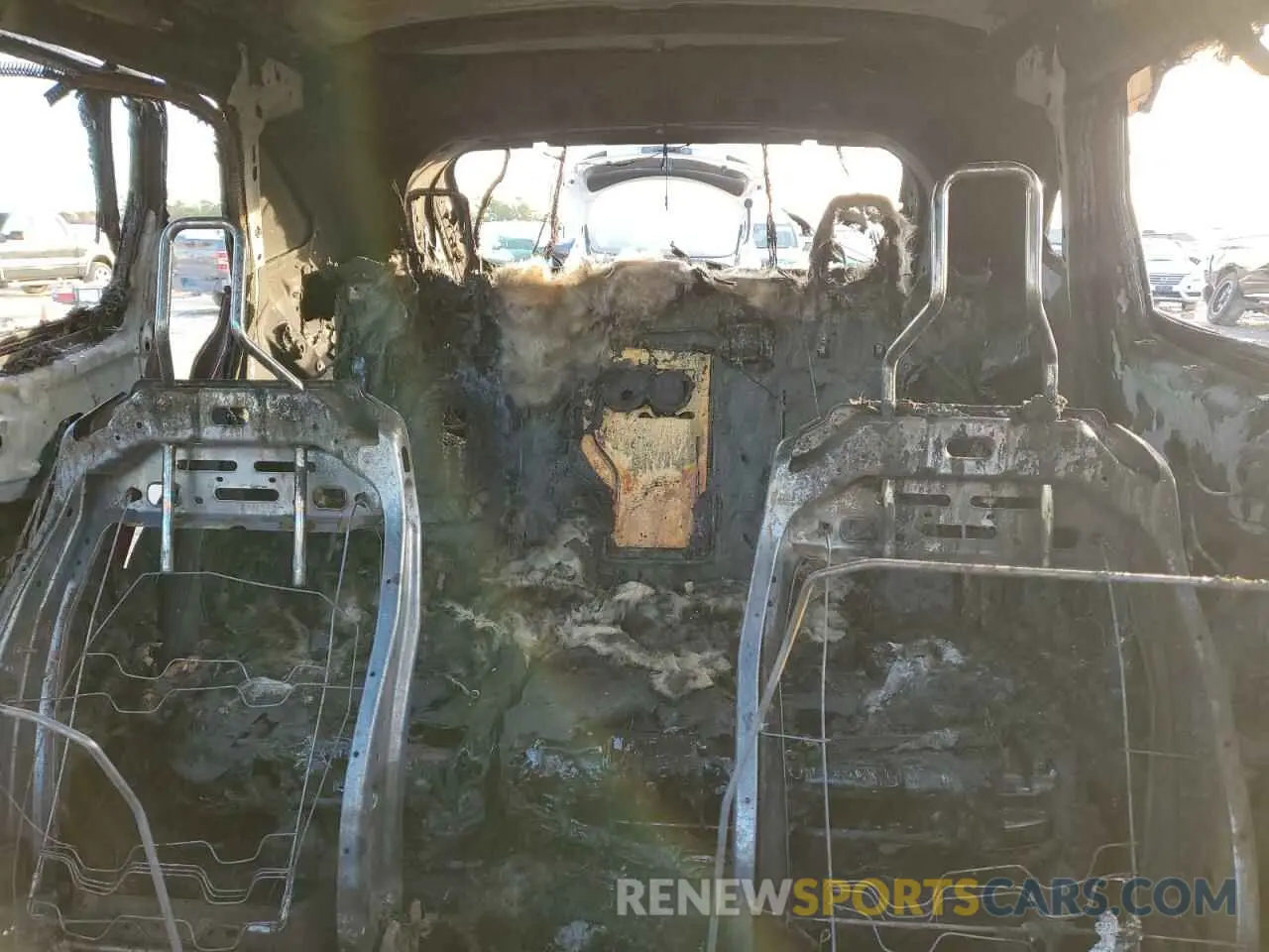 10 Photograph of a damaged car 1FMCU0G62NUC01745 FORD ESCAPE 2022