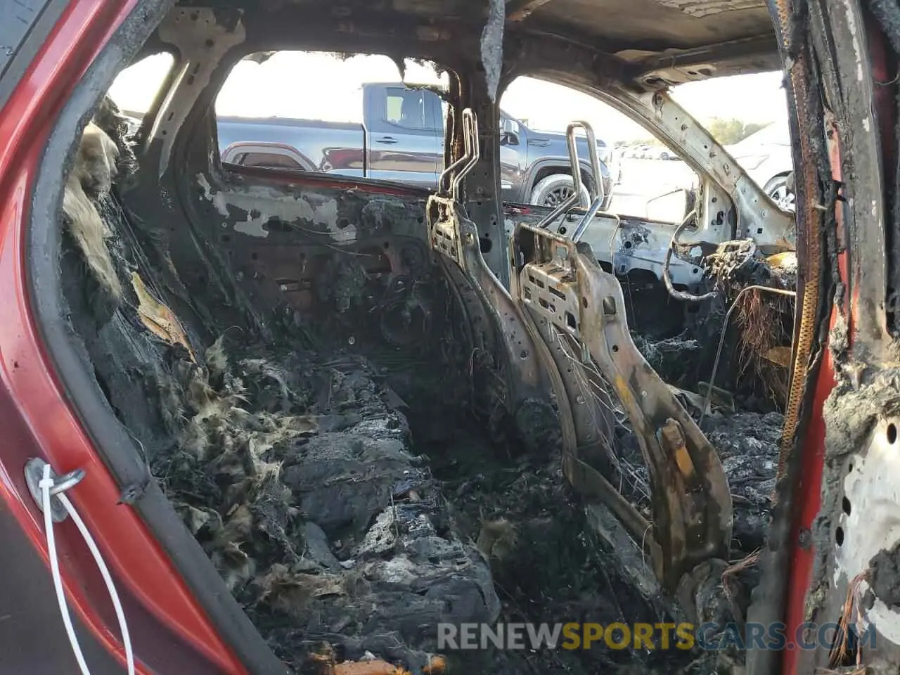 11 Photograph of a damaged car 1FMCU0G62NUC01745 FORD ESCAPE 2022
