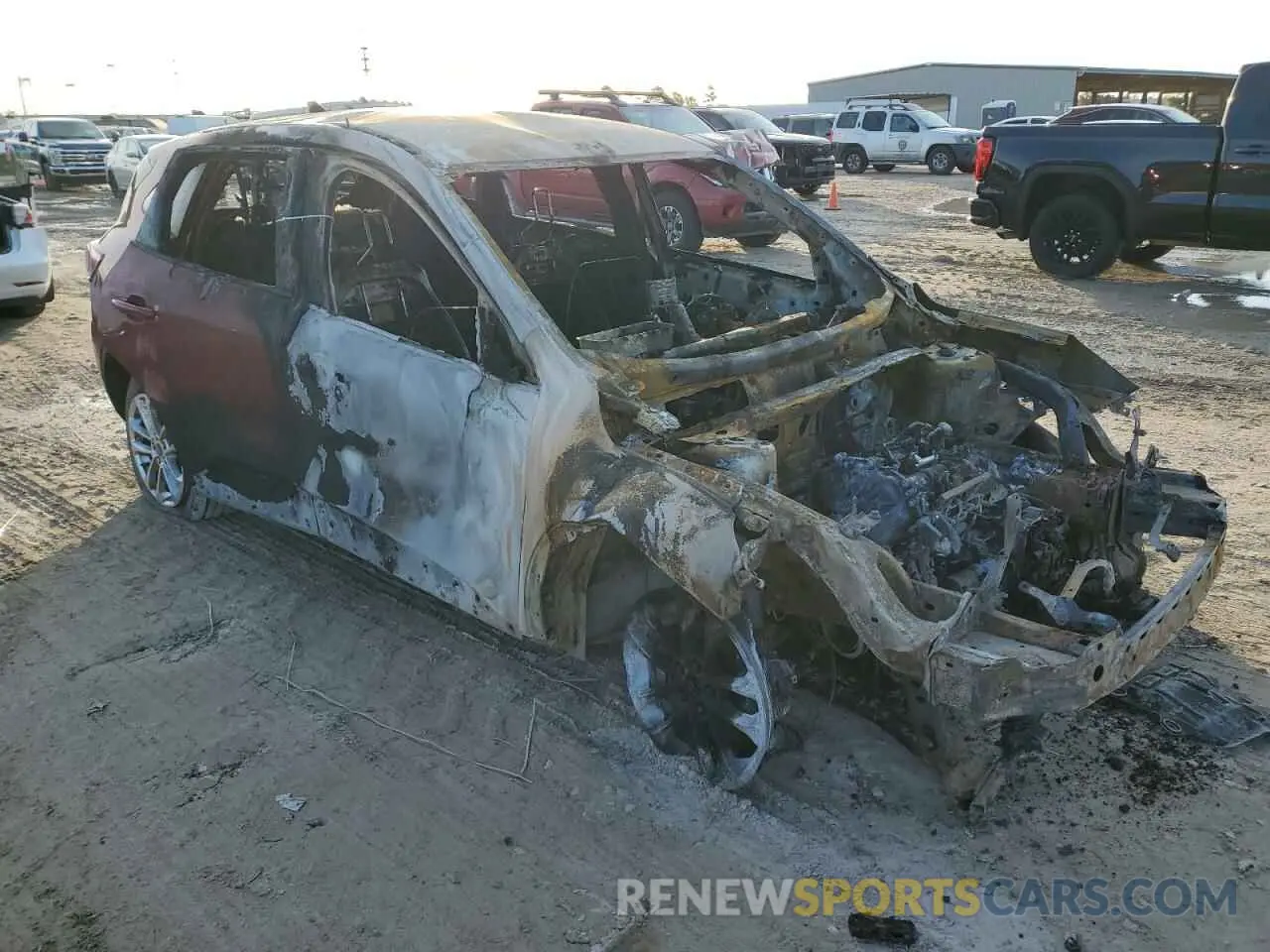 4 Photograph of a damaged car 1FMCU0G62NUC01745 FORD ESCAPE 2022