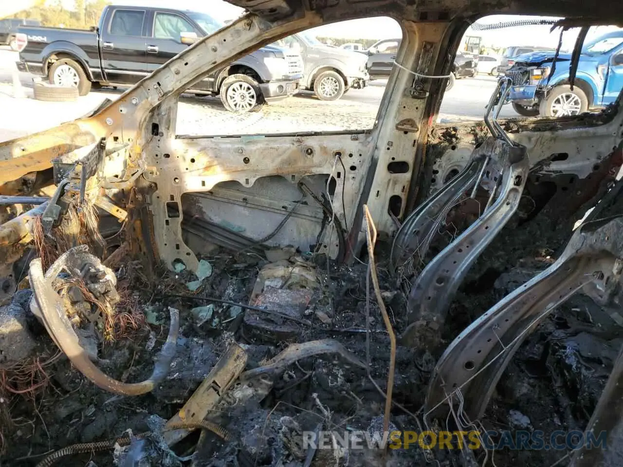 7 Photograph of a damaged car 1FMCU0G62NUC01745 FORD ESCAPE 2022