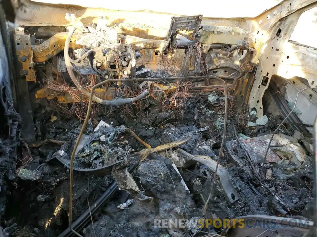 8 Photograph of a damaged car 1FMCU0G62NUC01745 FORD ESCAPE 2022