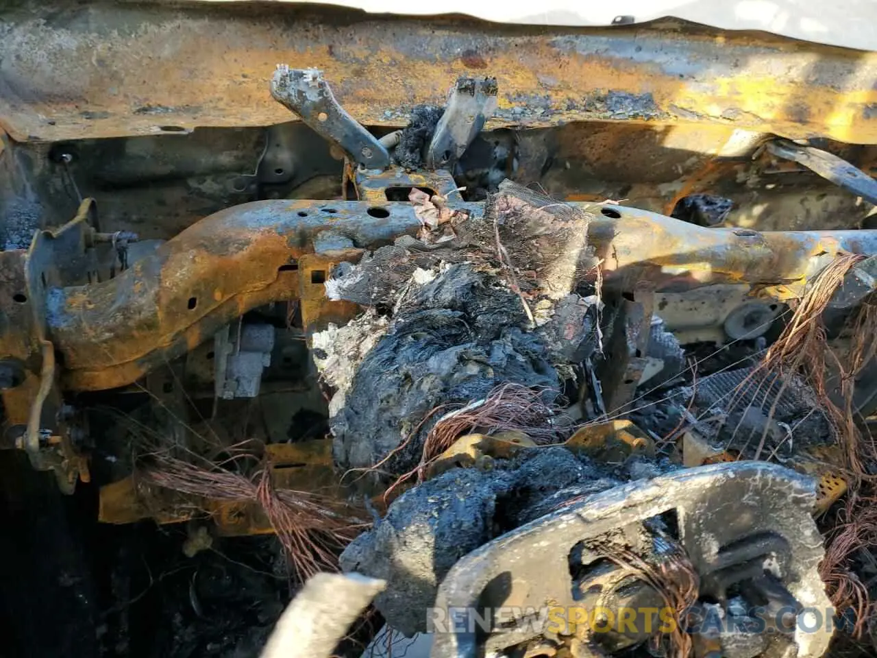 9 Photograph of a damaged car 1FMCU0G62NUC01745 FORD ESCAPE 2022