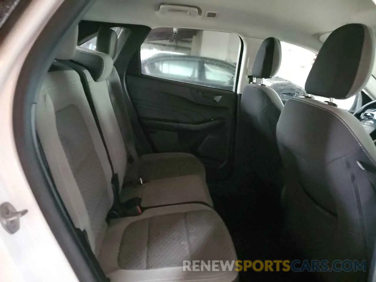 11 Photograph of a damaged car 1FMCU0G63NUA20203 FORD ESCAPE 2022
