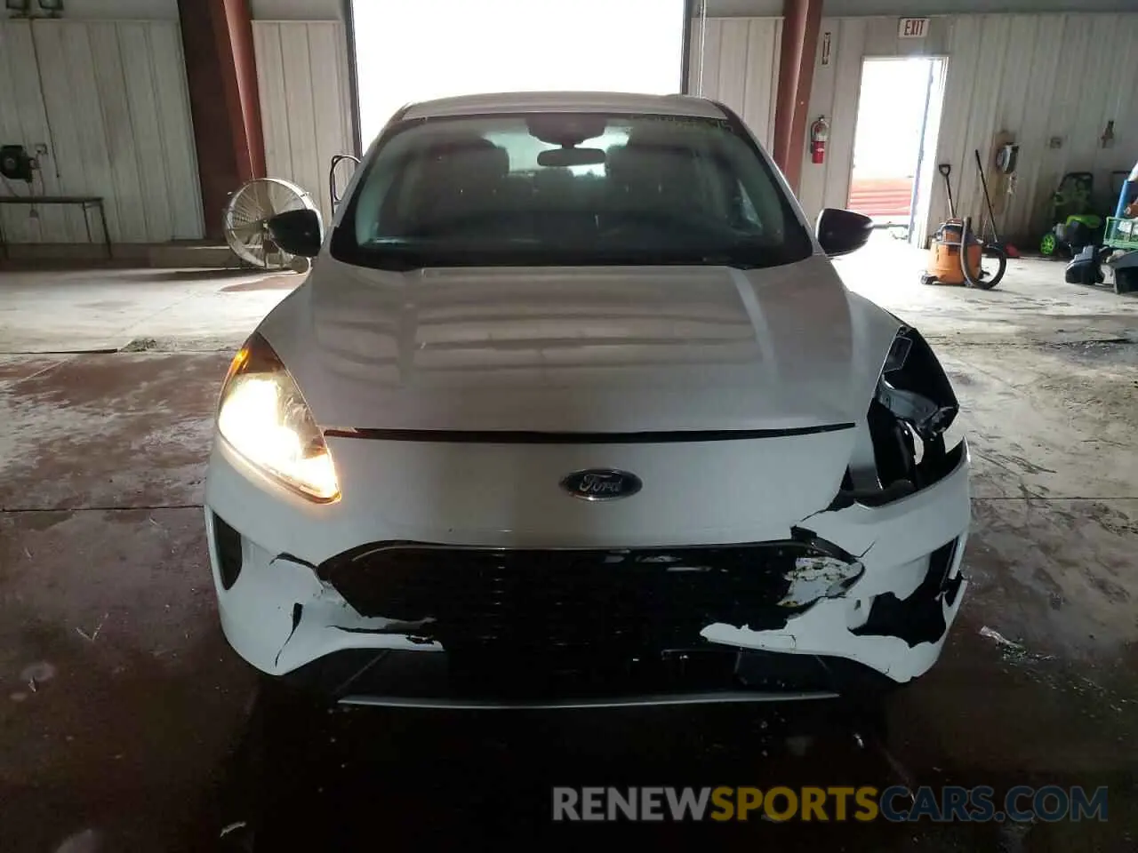 5 Photograph of a damaged car 1FMCU0G63NUA20203 FORD ESCAPE 2022