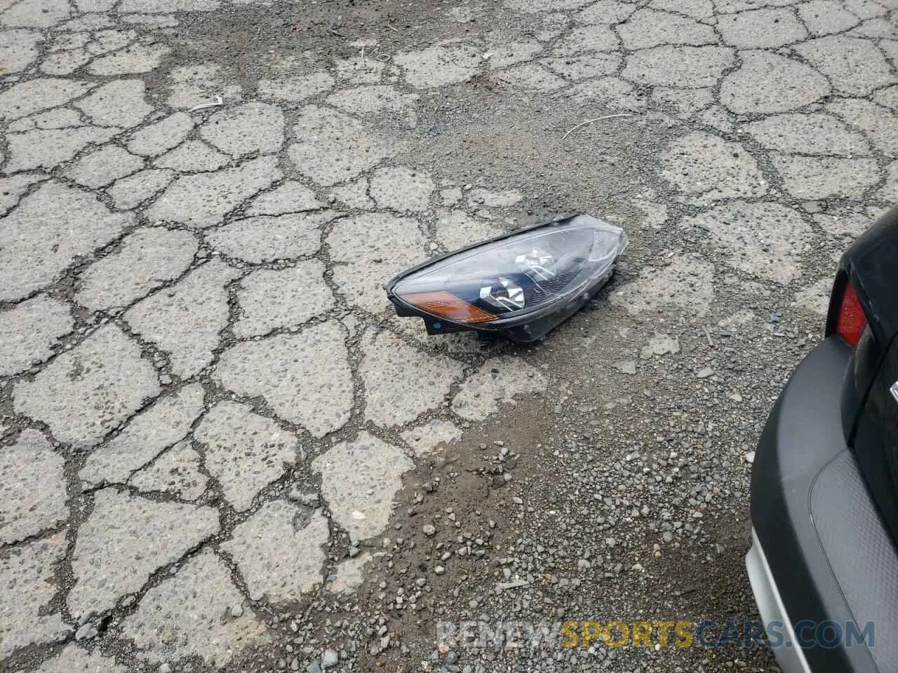 13 Photograph of a damaged car 1FMCU0G63NUA33842 FORD ESCAPE 2022