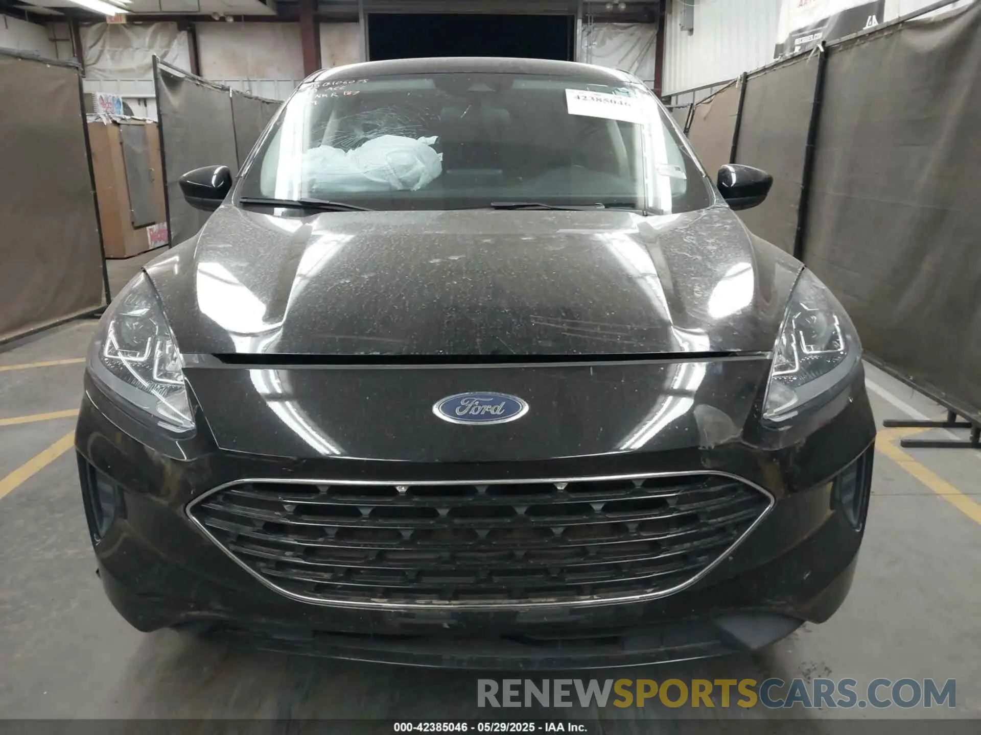 11 Photograph of a damaged car 1FMCU0G63NUA54089 FORD ESCAPE 2022