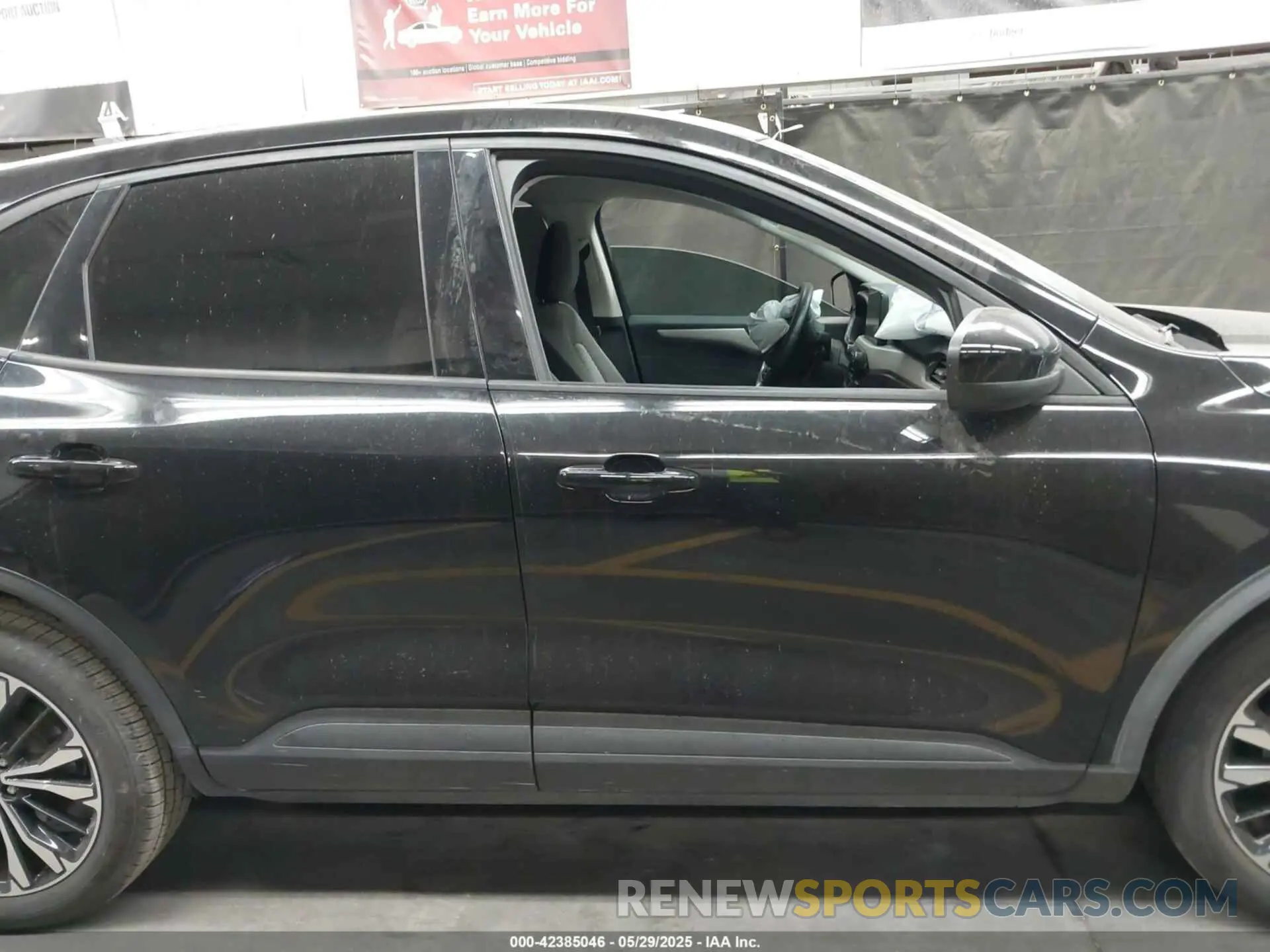 12 Photograph of a damaged car 1FMCU0G63NUA54089 FORD ESCAPE 2022