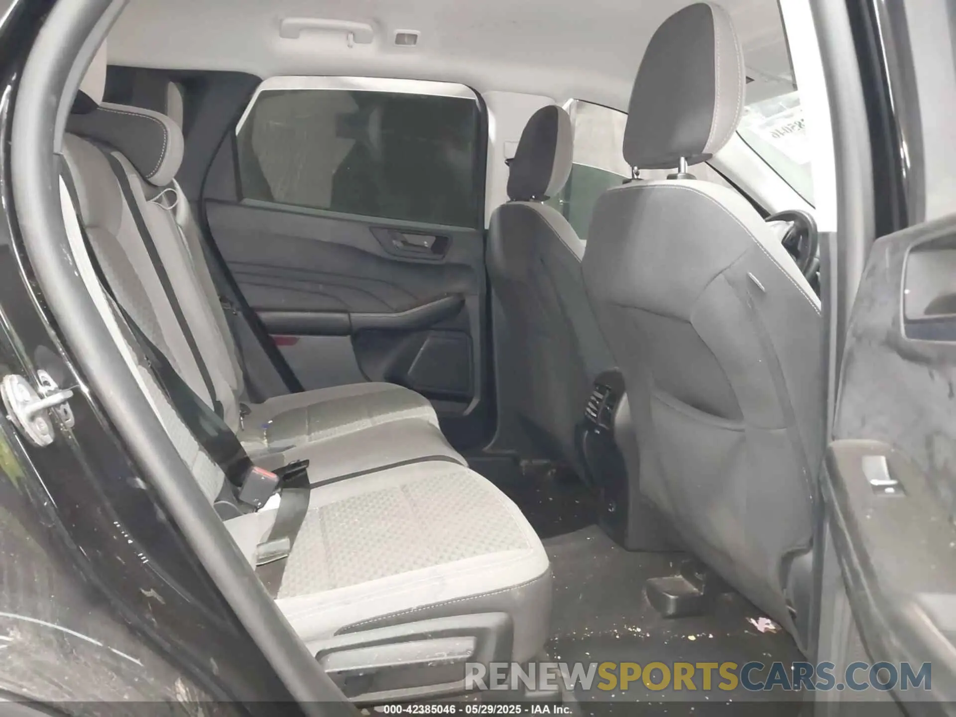 8 Photograph of a damaged car 1FMCU0G63NUA54089 FORD ESCAPE 2022