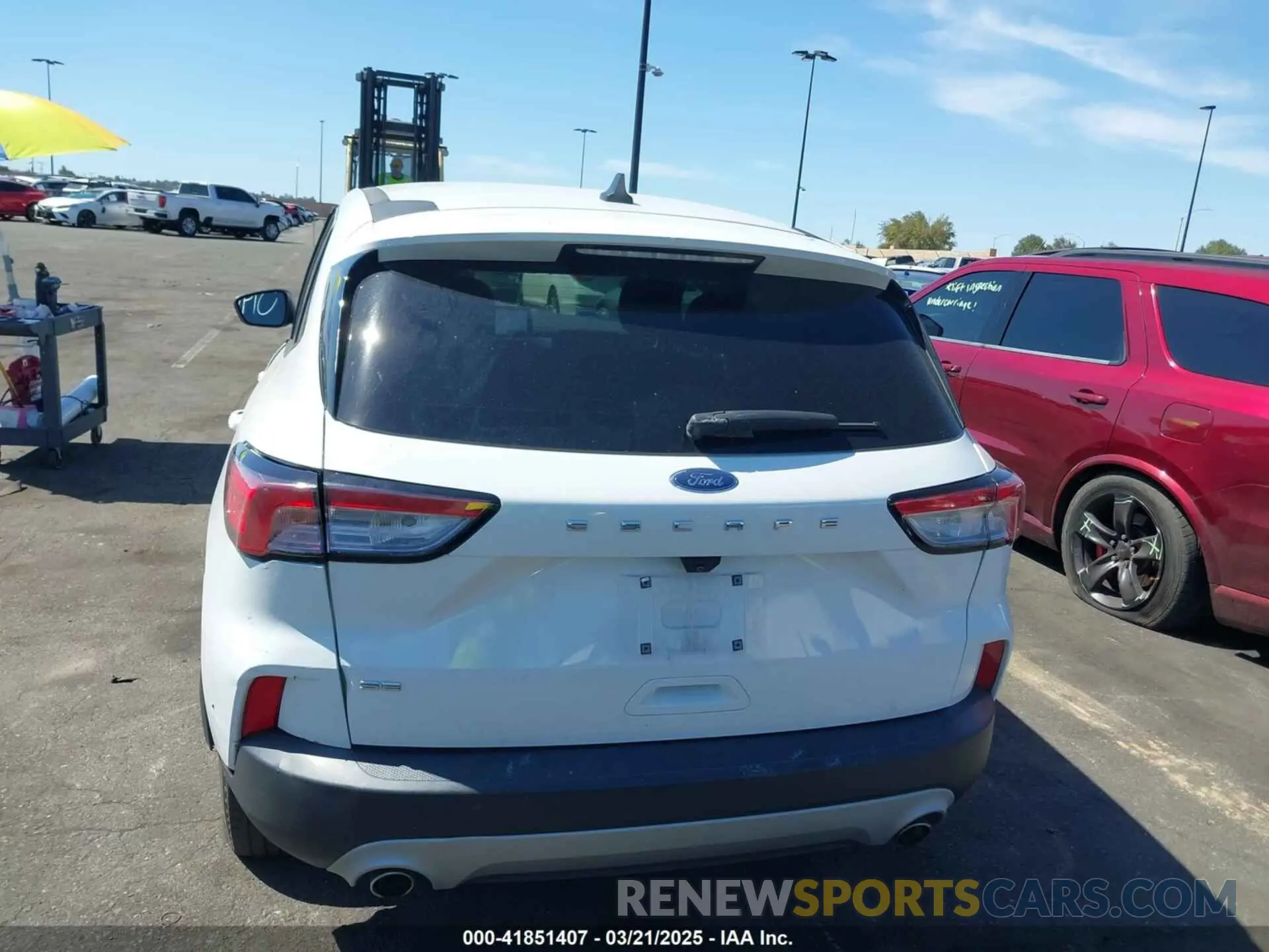 16 Photograph of a damaged car 1FMCU0G63NUB42236 FORD ESCAPE 2022