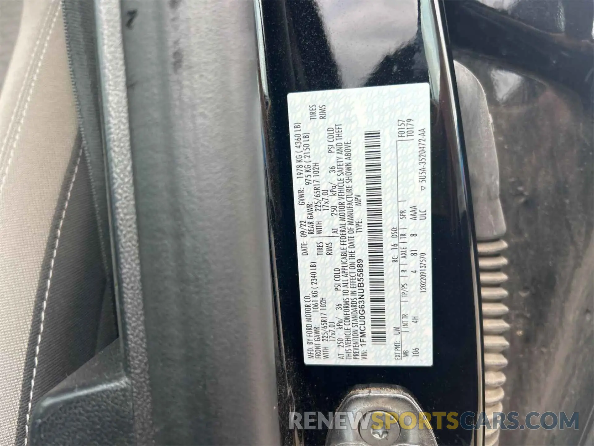 15 Photograph of a damaged car 1FMCU0G63NUB55889 FORD ESCAPE 2022