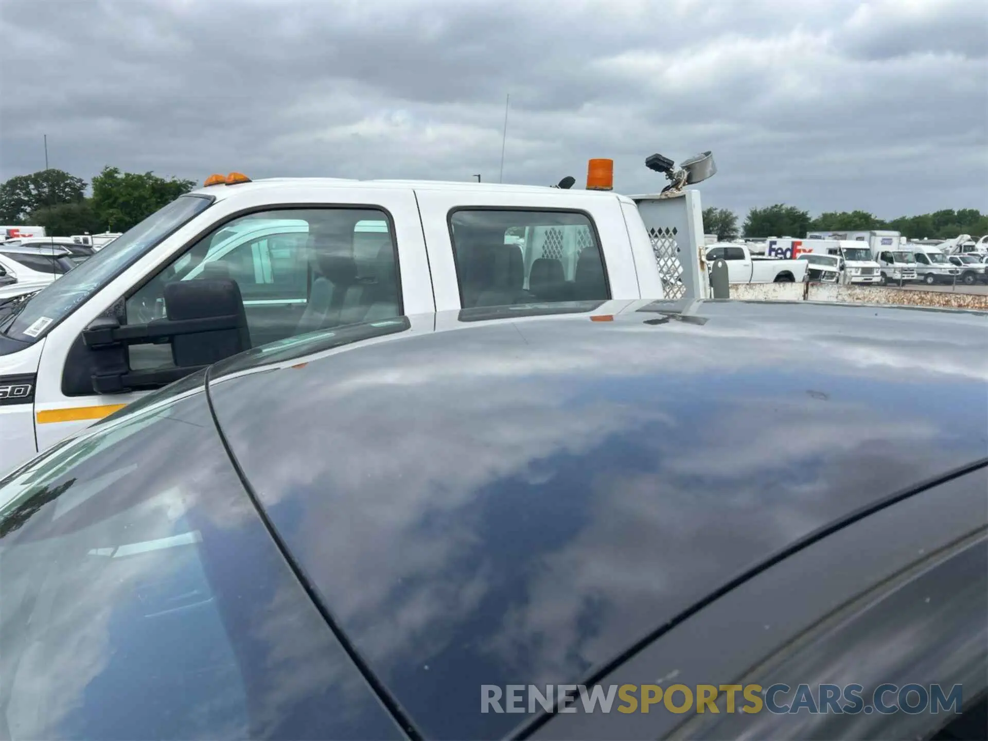 4 Photograph of a damaged car 1FMCU0G63NUB55889 FORD ESCAPE 2022