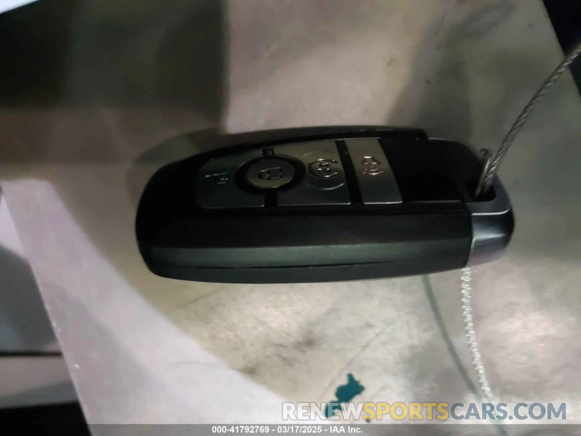 11 Photograph of a damaged car 1FMCU0G63NUB63135 FORD ESCAPE 2022