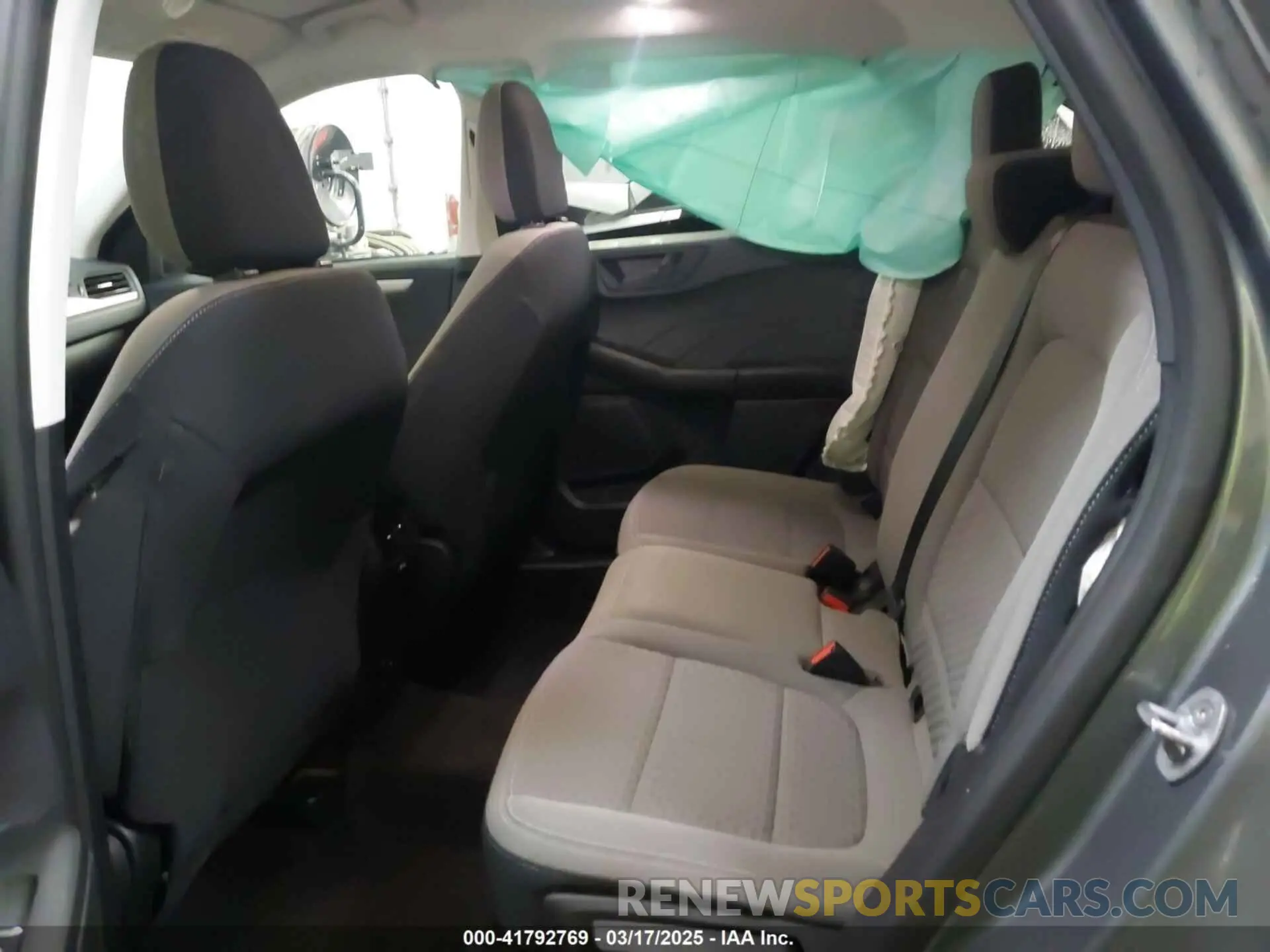 8 Photograph of a damaged car 1FMCU0G63NUB63135 FORD ESCAPE 2022