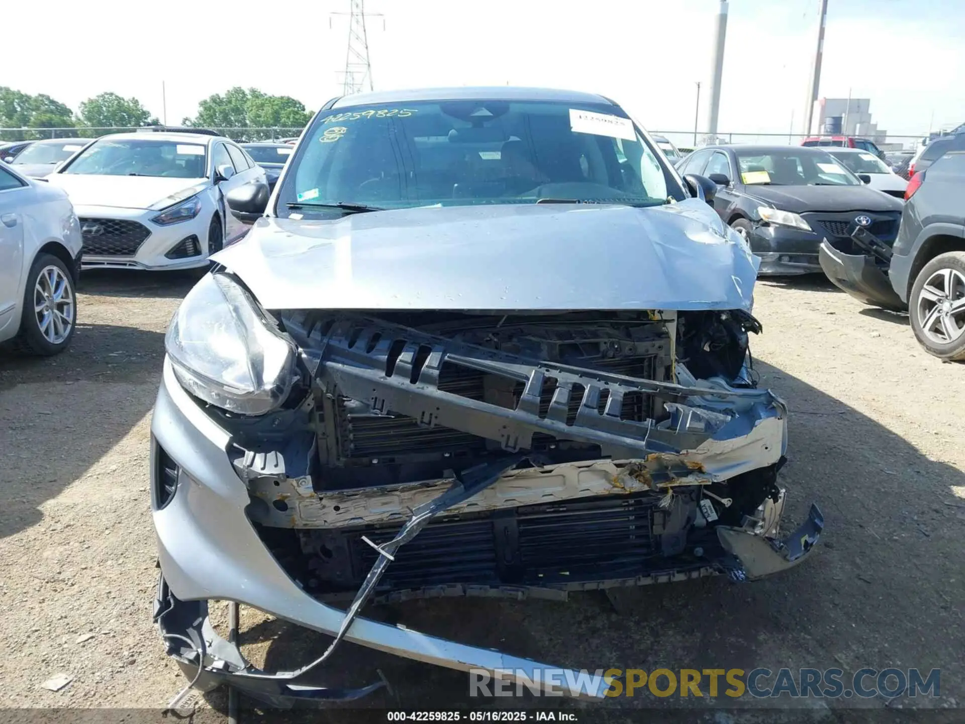 12 Photograph of a damaged car 1FMCU0G64NUA25622 FORD ESCAPE 2022