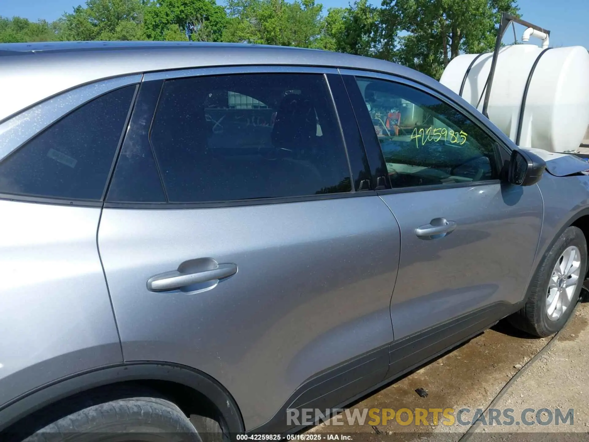 13 Photograph of a damaged car 1FMCU0G64NUA25622 FORD ESCAPE 2022