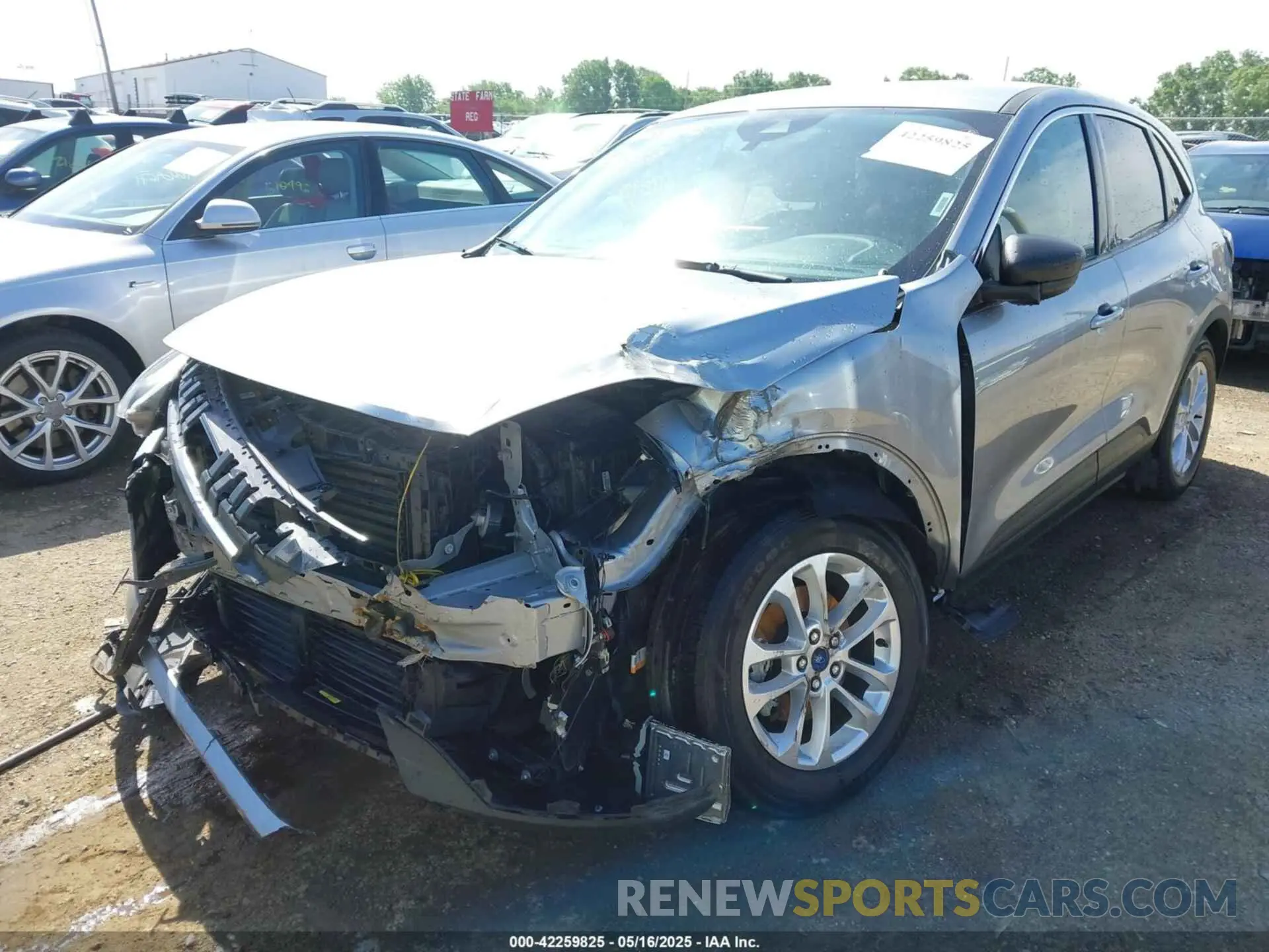 2 Photograph of a damaged car 1FMCU0G64NUA25622 FORD ESCAPE 2022