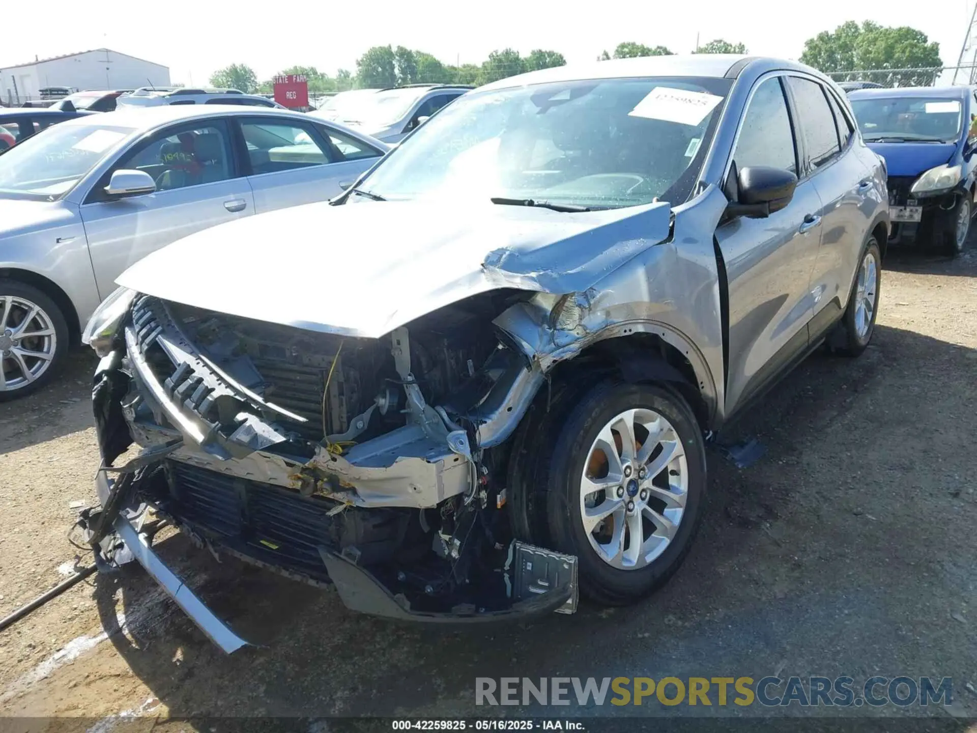 6 Photograph of a damaged car 1FMCU0G64NUA25622 FORD ESCAPE 2022
