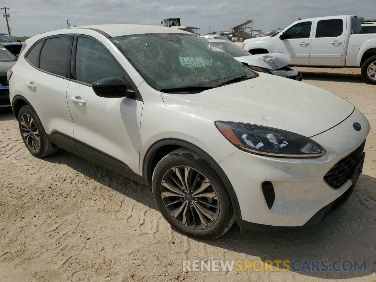 4 Photograph of a damaged car 1FMCU0G64NUA30996 FORD ESCAPE 2022