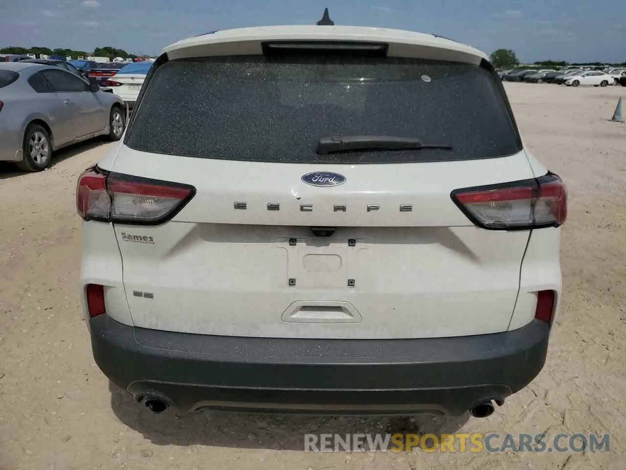 6 Photograph of a damaged car 1FMCU0G64NUA30996 FORD ESCAPE 2022